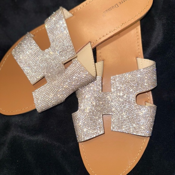 Pierre Dumas Sparkly Silver and Tan Sandals - Picture 2 of 13